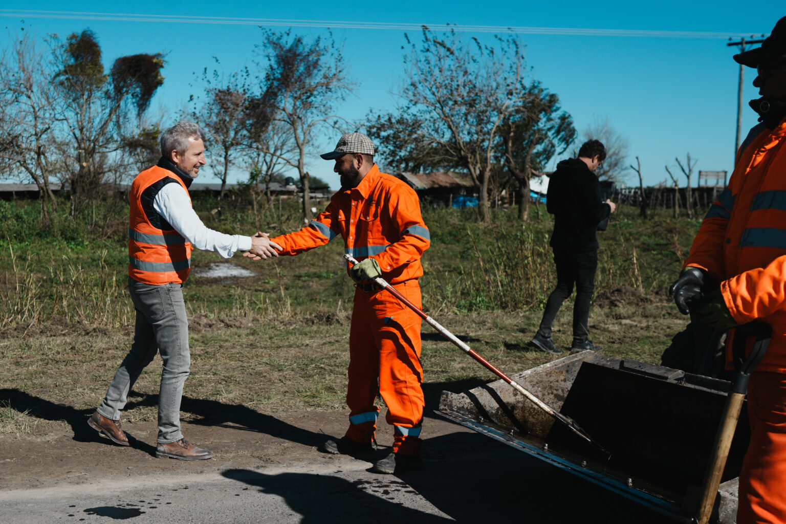 La provincia y 15 localidades firmaron un convenio para reparar las rutas provinciales 1 y 2