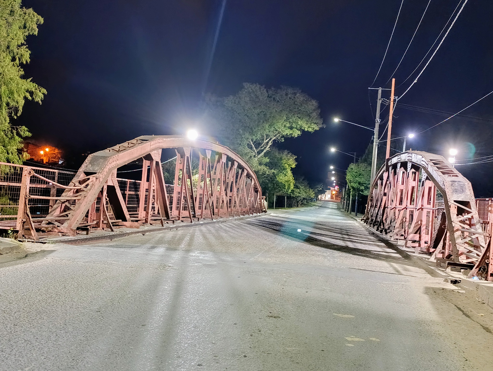 Tensión en el puente Rojo: un hombre intentó arrojarse al Cabayú