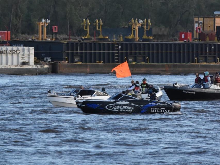 Productores y trabajadores se capacitaron en manejo de drones con fines agropecuarios