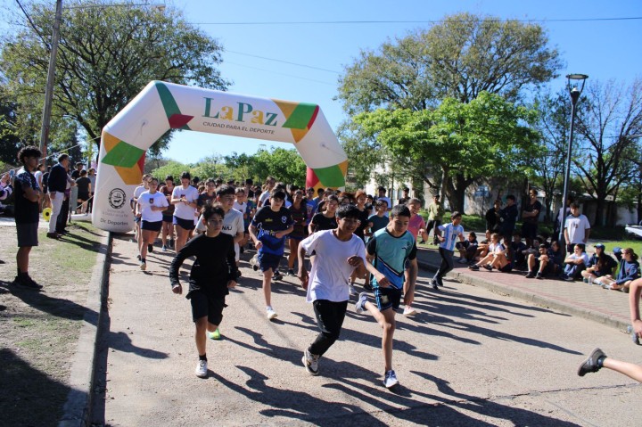 Se realizó con éxito la Maratón del Estudiante 2025