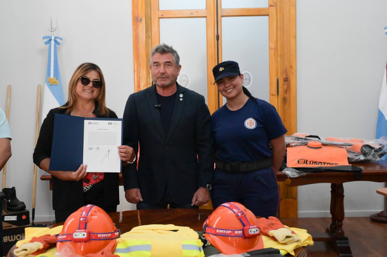 Bomberos Voluntarios recibieron nuevo equipamiento