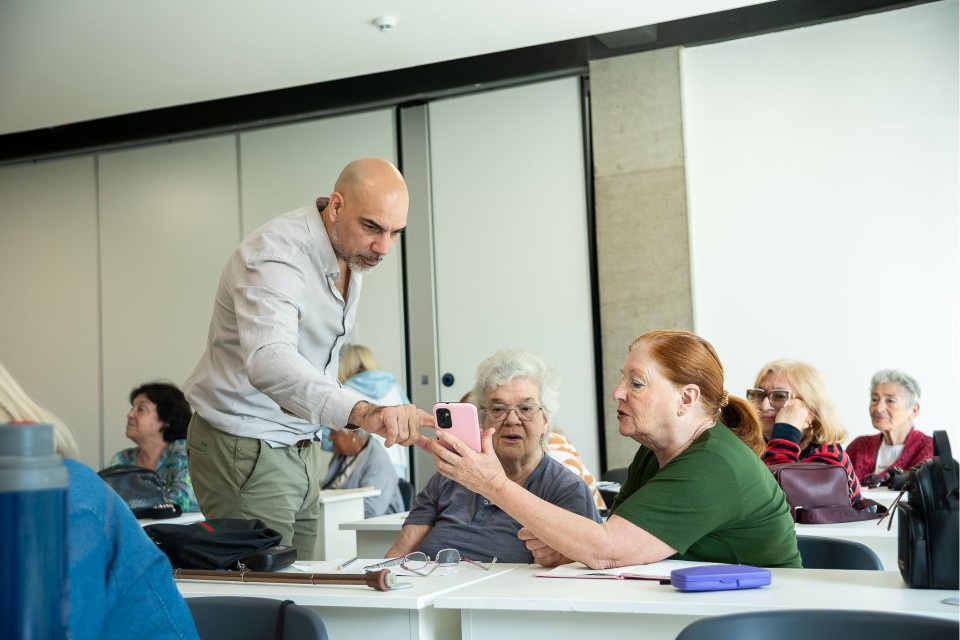 Entre Ríos impulsa capacitaciones para acompañar a personas mayores en el uso de herramientas bancarias