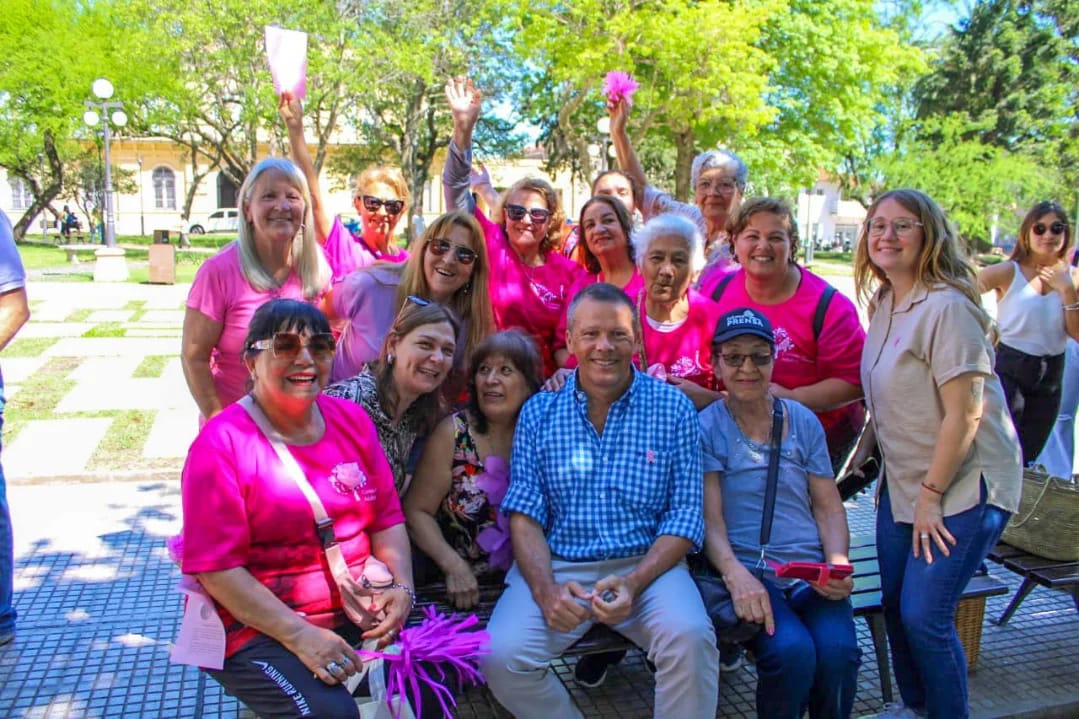 La Paz se tiñó de rosa por la conciencia sobre el cáncer de mama