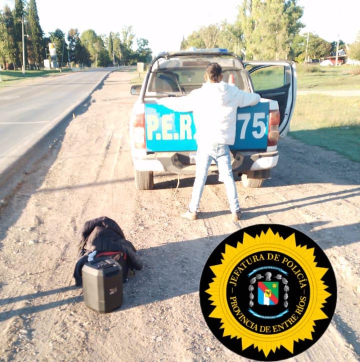 La policía arrestó a un sujeto que robó un parlante