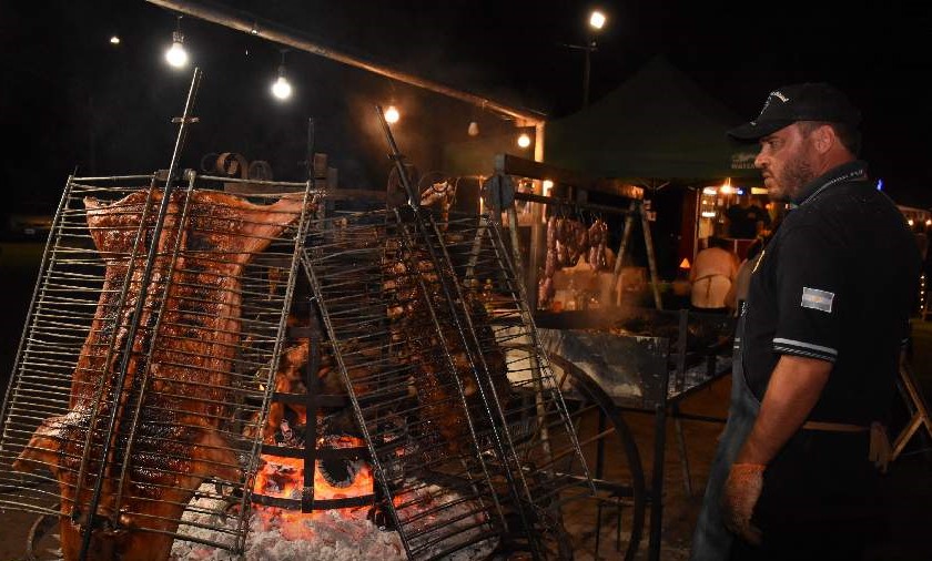 Convocan a food trucks, comida y más para el Aniversario de La Paz
