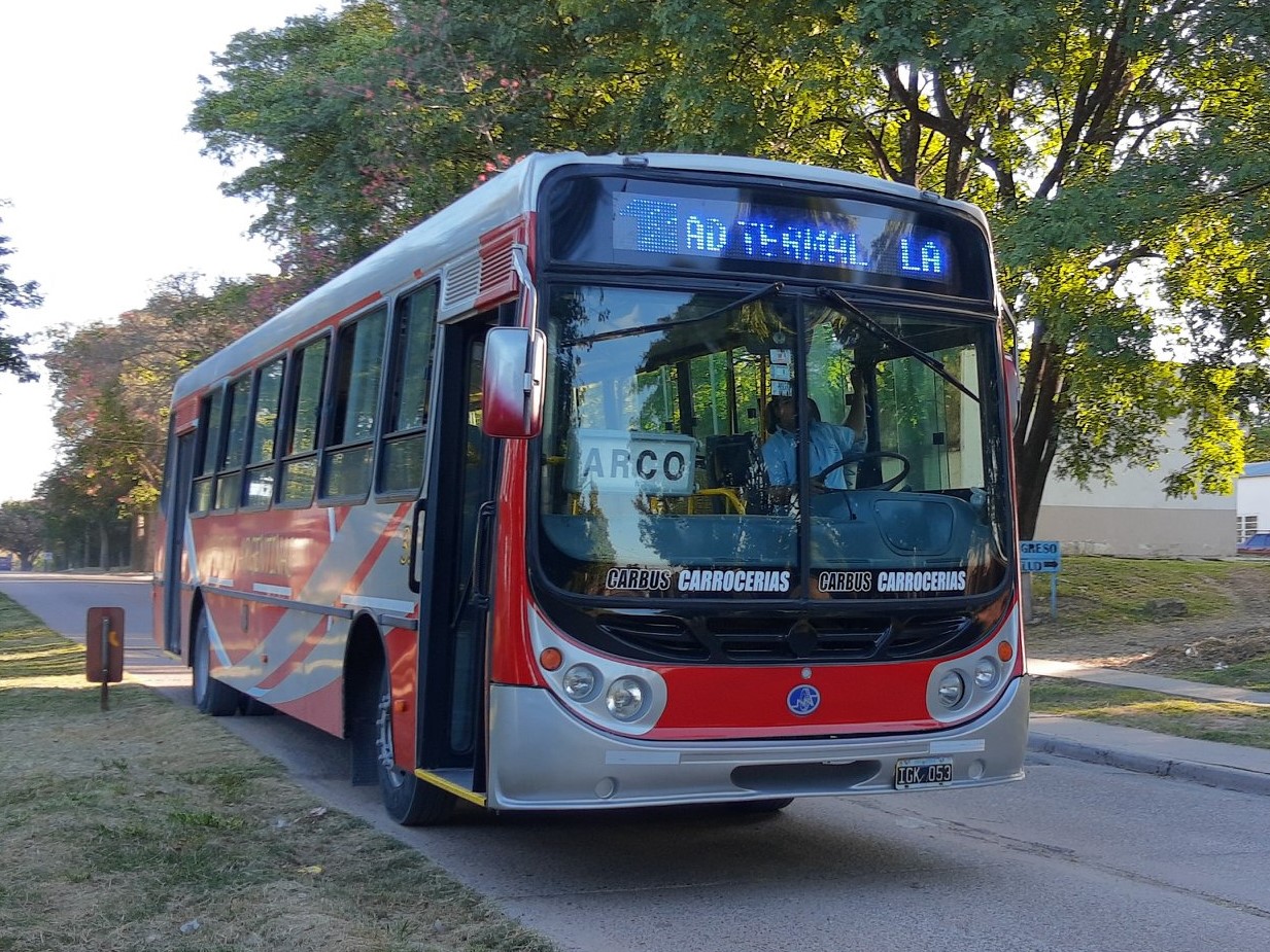 La provincia avanza en la implementación del boleto docente en el transporte urbano