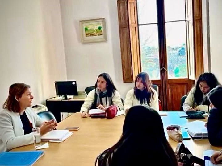 Prácticas Educativas: Estudiantes de la Escuela French vivieron el trabajo legislativo desde adentro