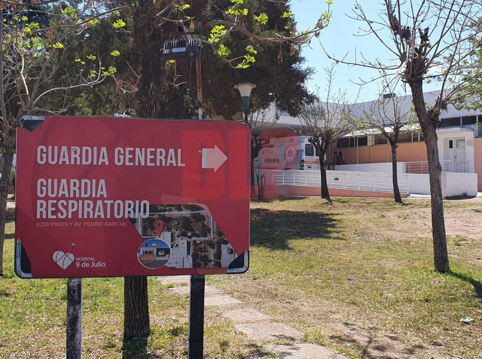 Remolcaba a otra moto con una soga y terminaron cayendo