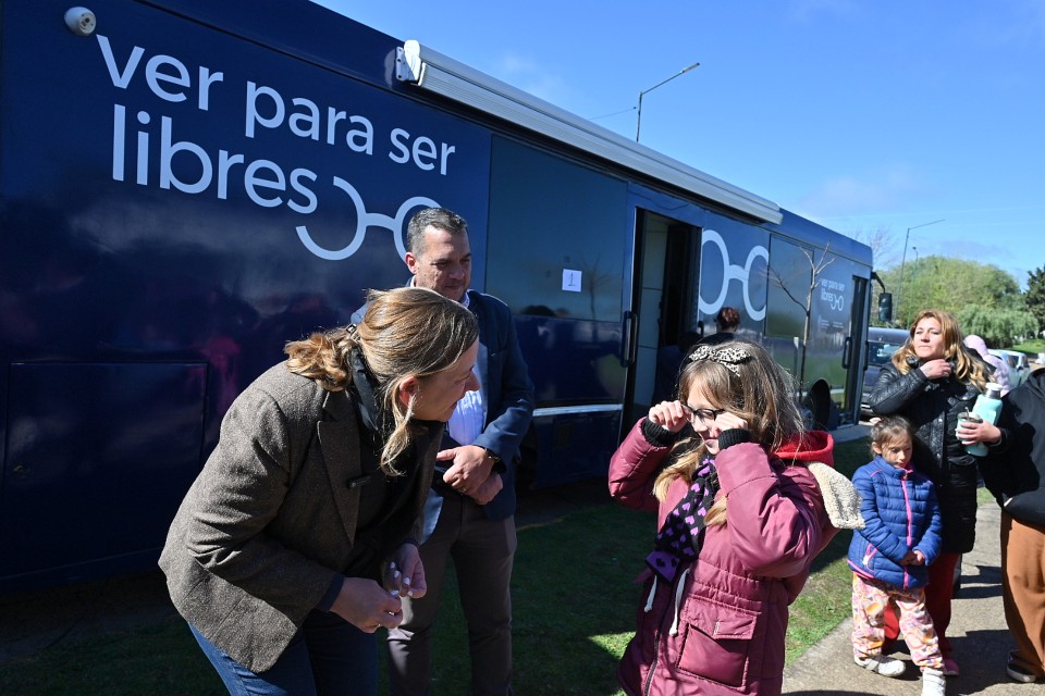 Dos mil niños recibieron anteojos del programa “Ver para ser Libres”
