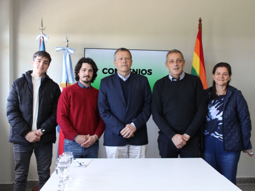 La Paz avanza en capacitación y reconoce a deportistas locales