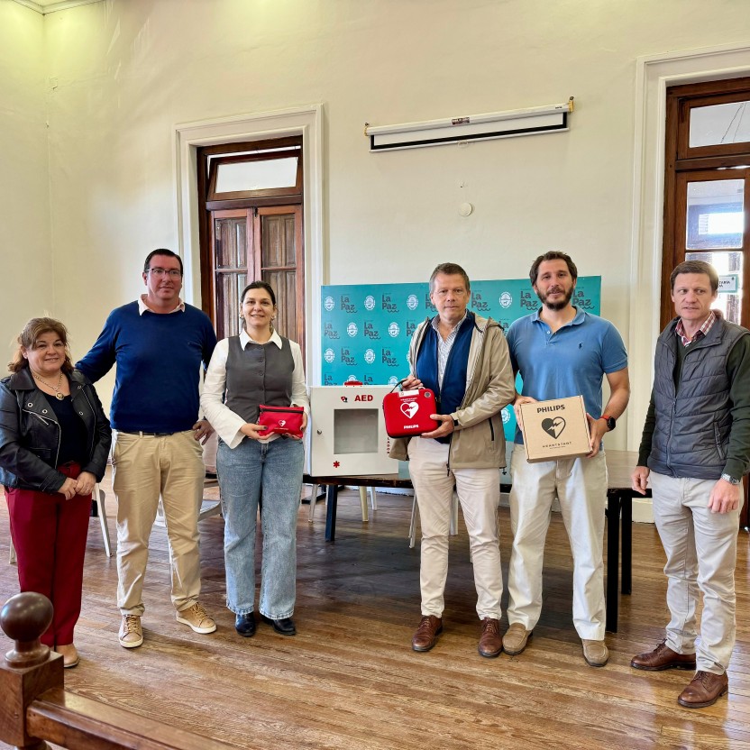 El HCD donó un desfibrilador al municipio para fortalecer la salud comunitaria