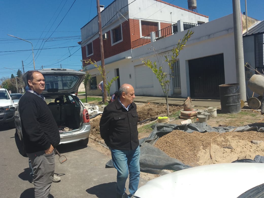 Santa Elena avanza con obras clave en veredas, servicios y movilidad urbana