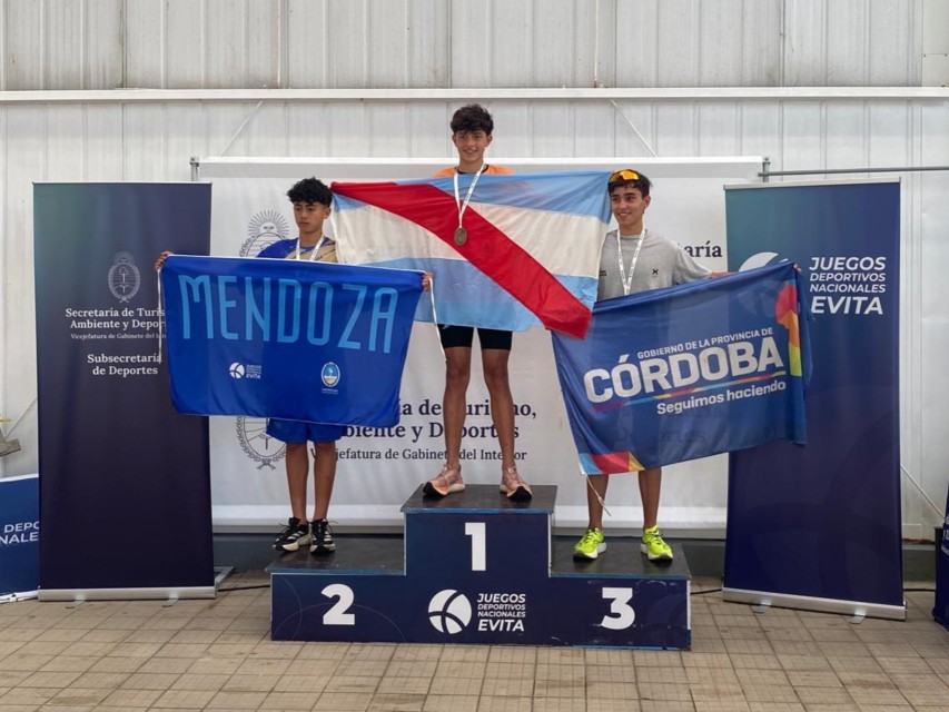 Orgullo paceño: Agustín "Chapu" Wendler Kosman conquista el oro en triatlón
