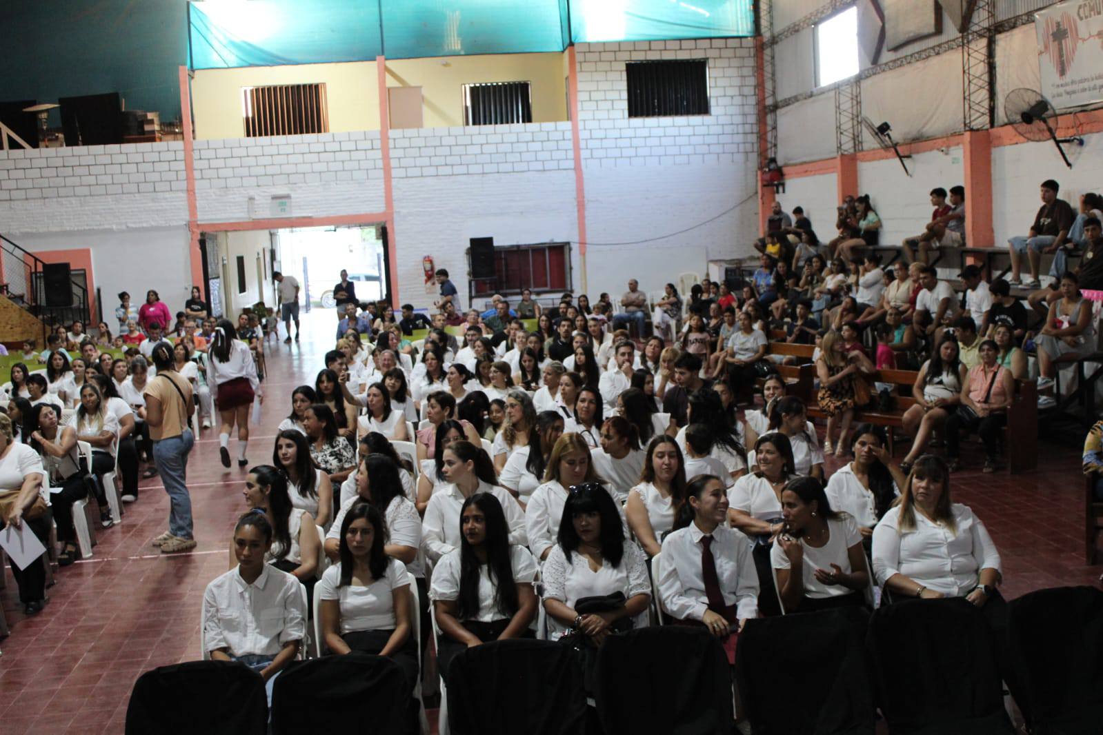 Nuevos egresados de la Escuela Municipal de Oficios recibieron su formación laboral