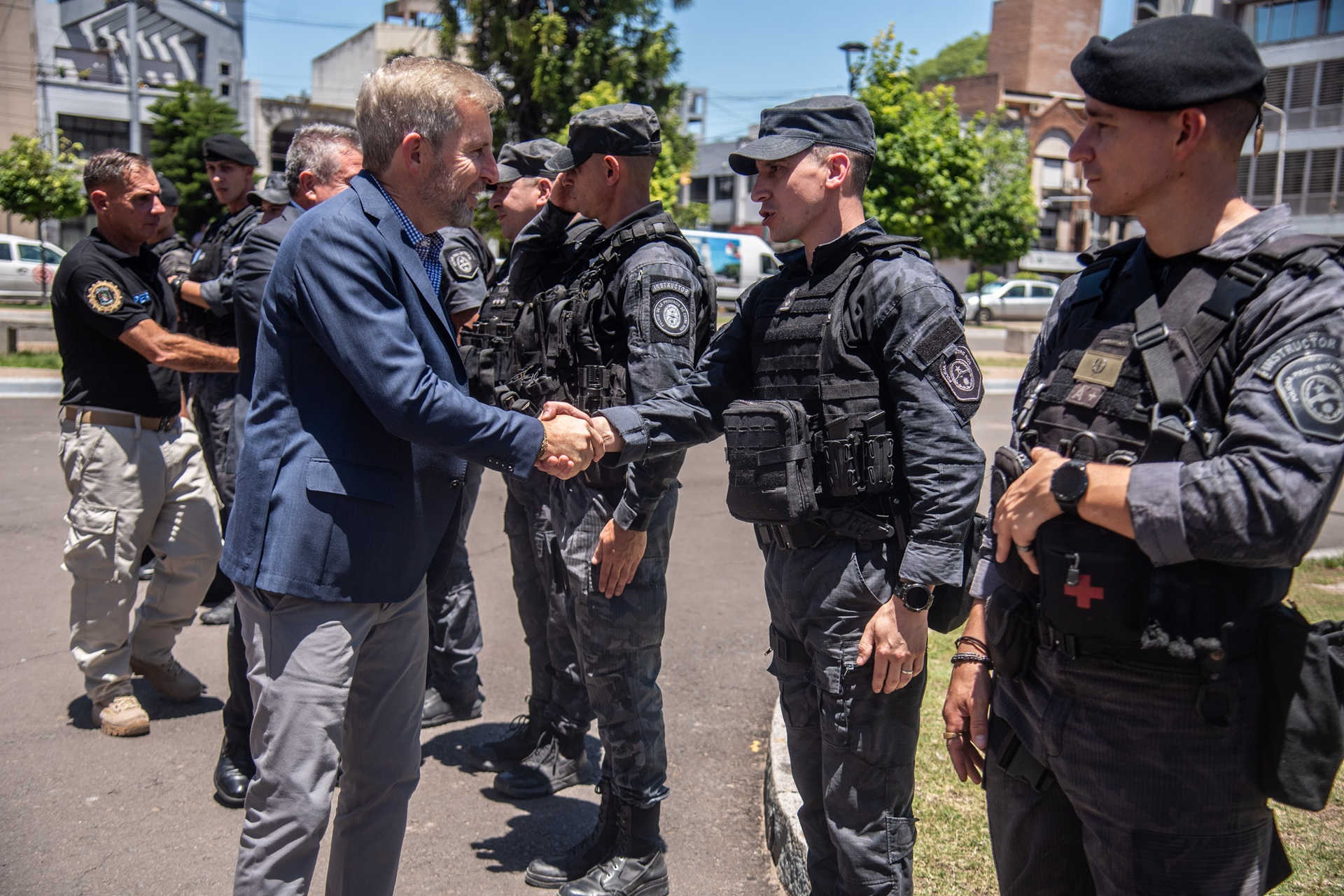 Refuerzan la seguridad con nuevos vehículos y equipamiento policial