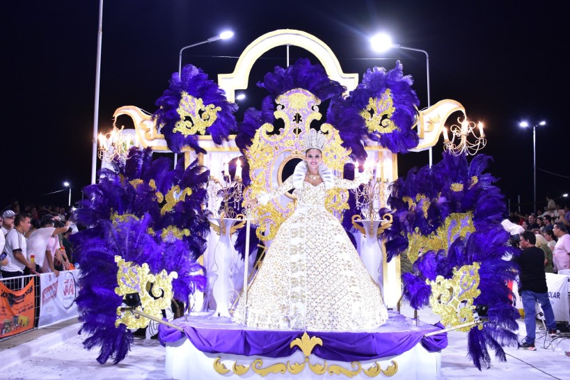 Hoy primera noche de carnaval en Santa Elena