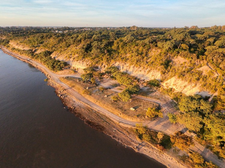 Con un día ideal, el Paseo Costero está habilitado para disfrutar junto al río