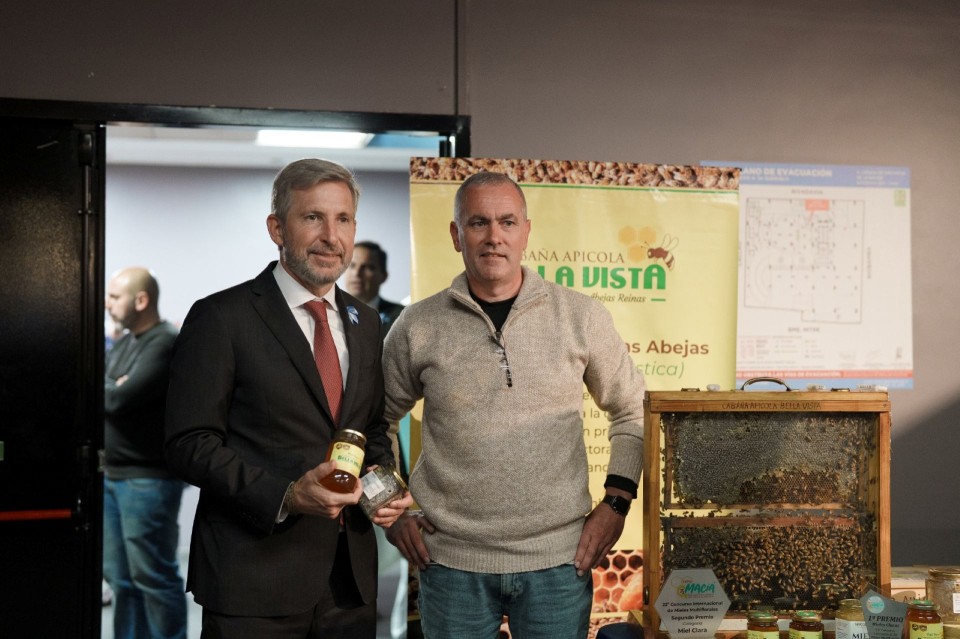 Frigerio presentó el potencial apícola de Entre Ríos en la Semana de la Miel en Buenos Aires