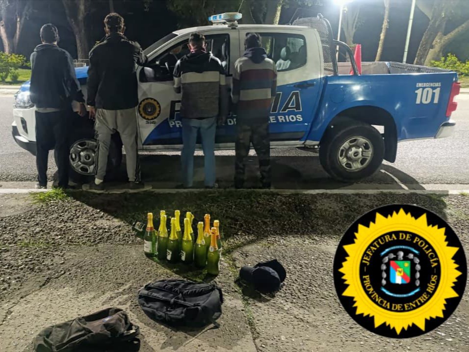 Cinco jóvenes demorados por el robo de bebidas en un parador de Santa Elena