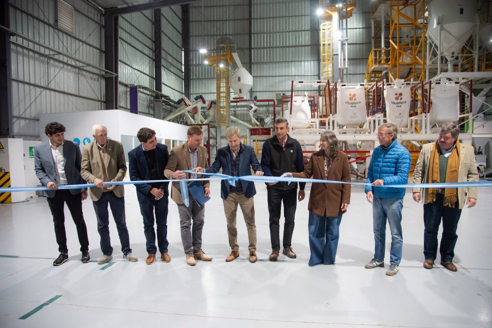 Frigerio inauguró una planta de alimentos balanceados en Hasenkamp que adhirió al RINI