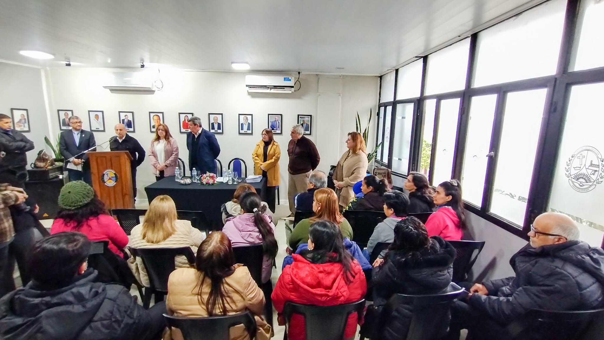 Más familias de Santa Elena avanzan hacia la escritura definitiva de sus viviendas