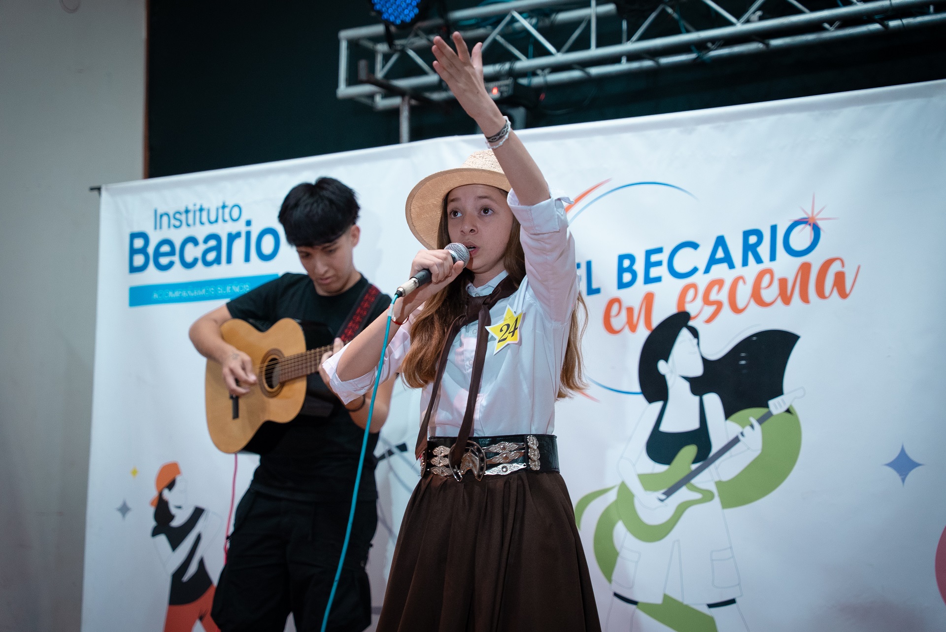 Podés ganar una Beca Cultural: llega "El Becario en Escena" a La Paz