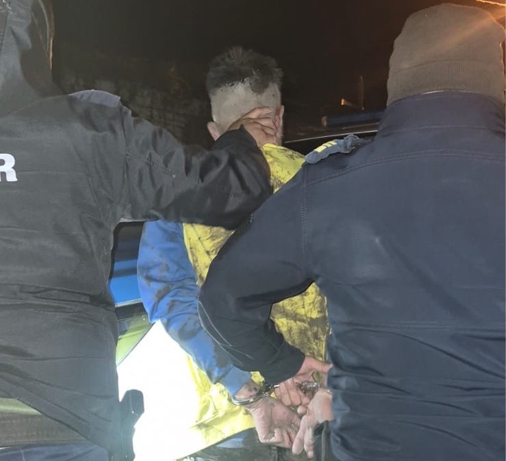 Un robo de celular terminó en disturbios, persecución y un detenido