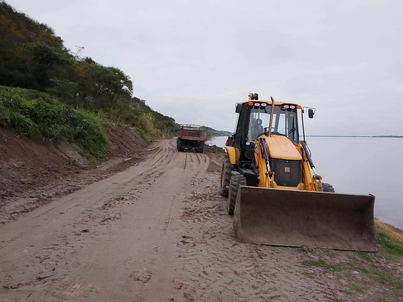 Santa Elena se prepara para las lluvias con trabajos en la Costanera Sur