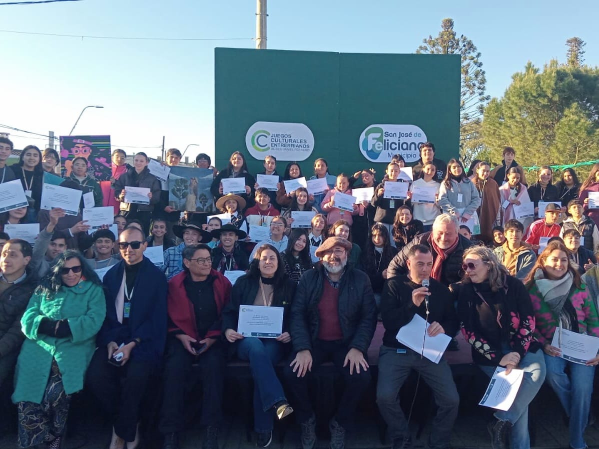 Jóvenes paceños avanzaron a la final de los Juegos Juveniles Culturales