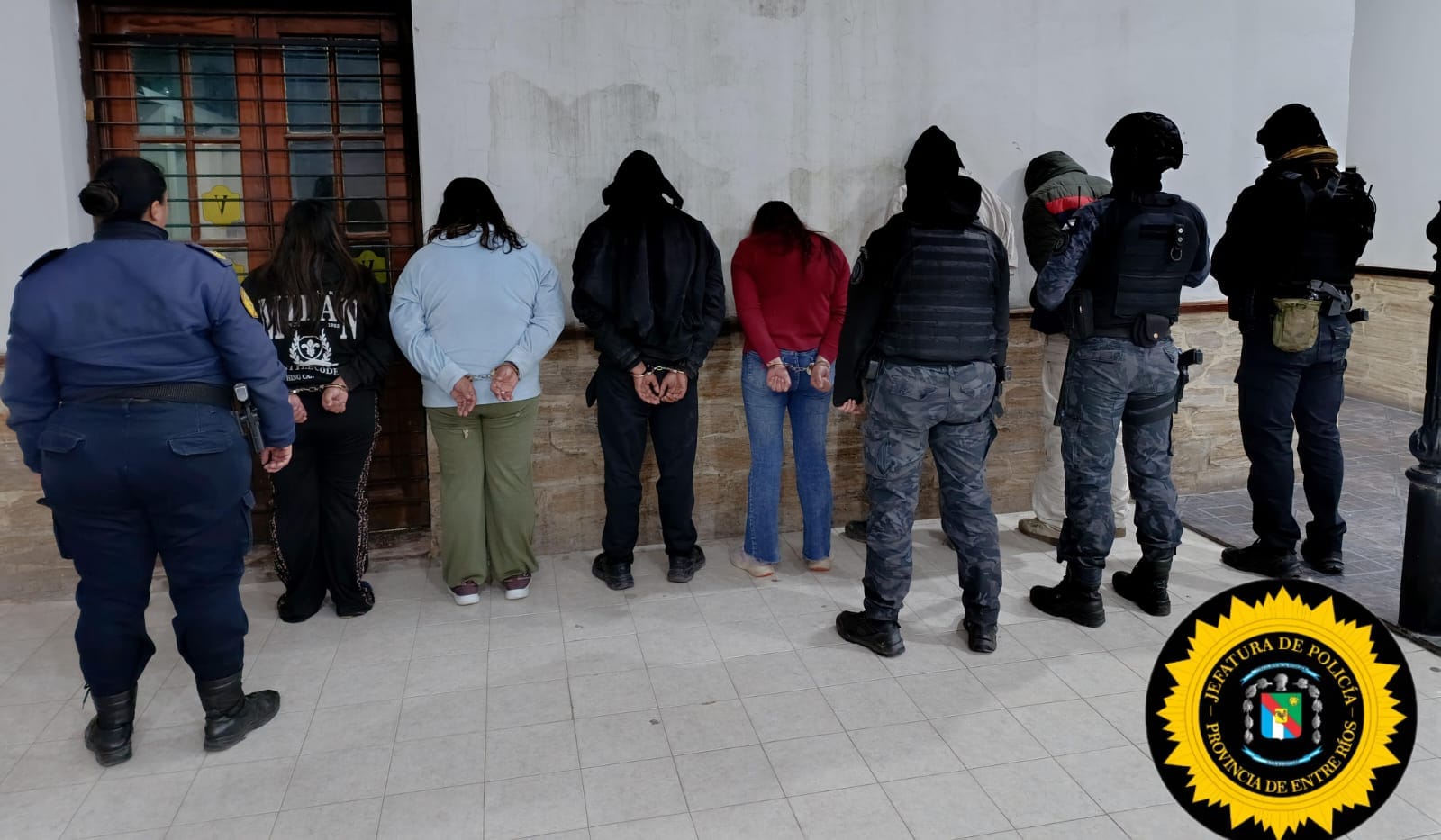 Caos en barrio Milagrosa Norte: un conflicto vecinal terminó con 11 personas trasladadas