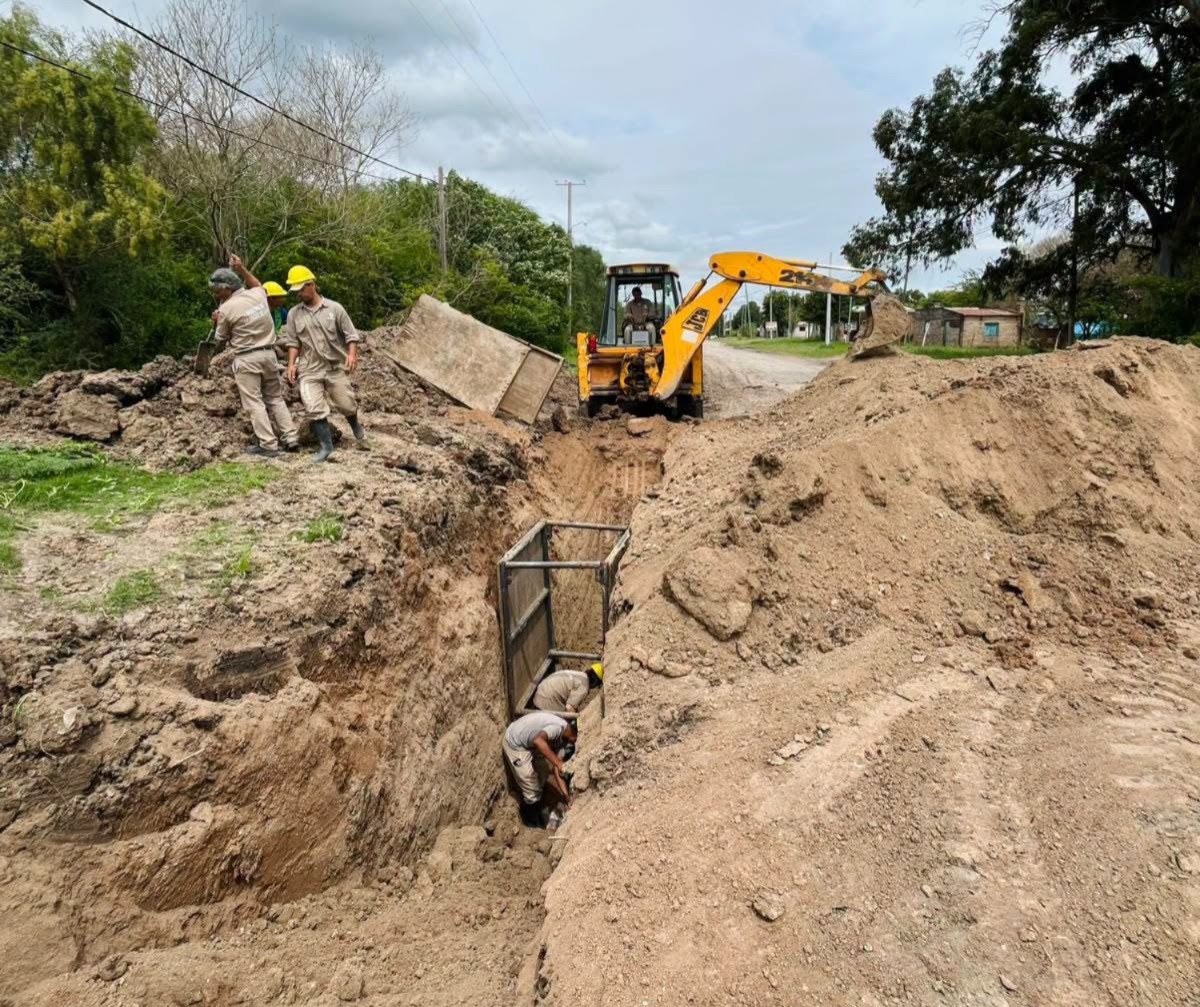 Avanzan los trabajos de renovación de la red cloacal en el barrio Joaquín Orué
