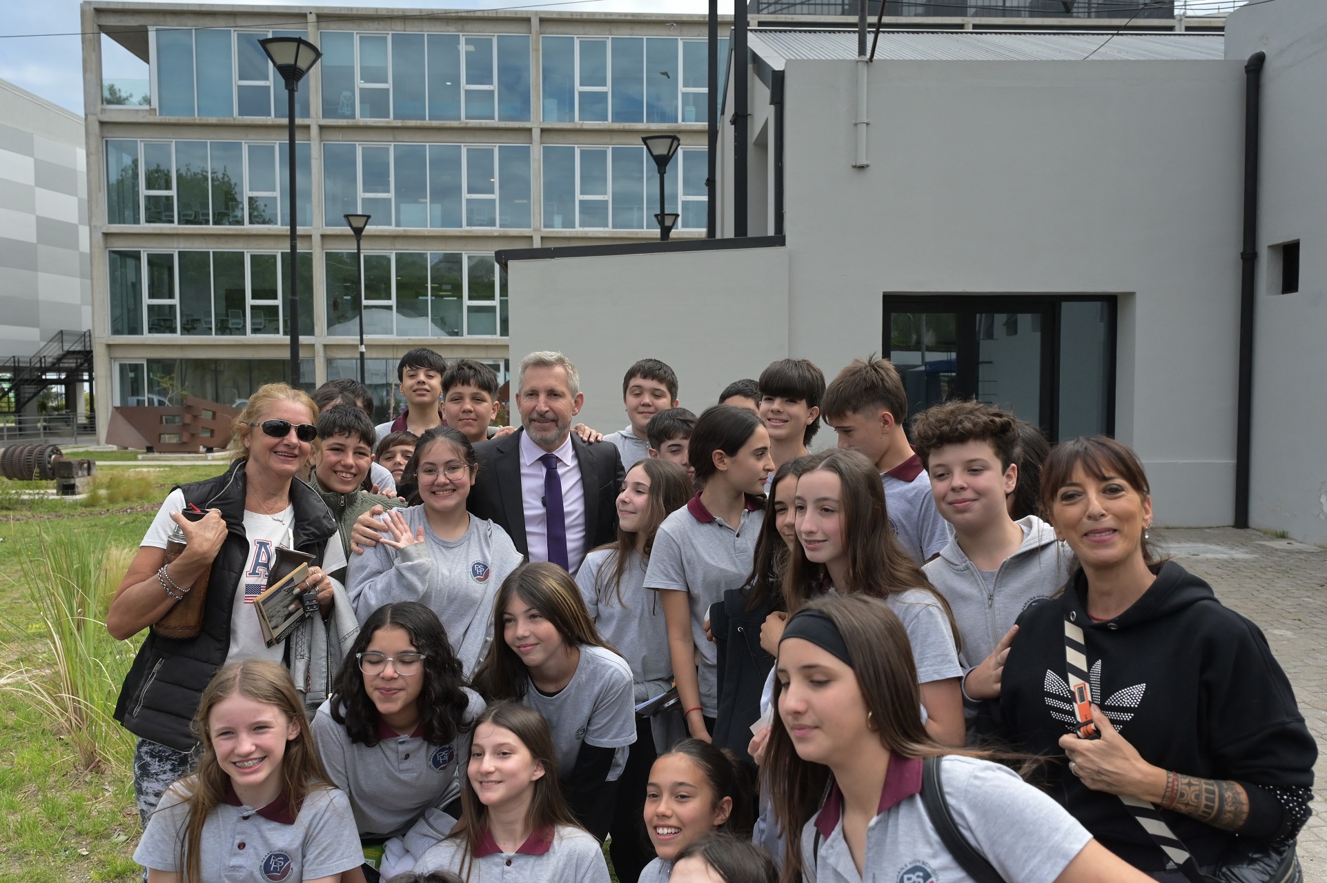 Frigerio compartió con jóvenes un encuentro para promover el cuidado de la salud mental